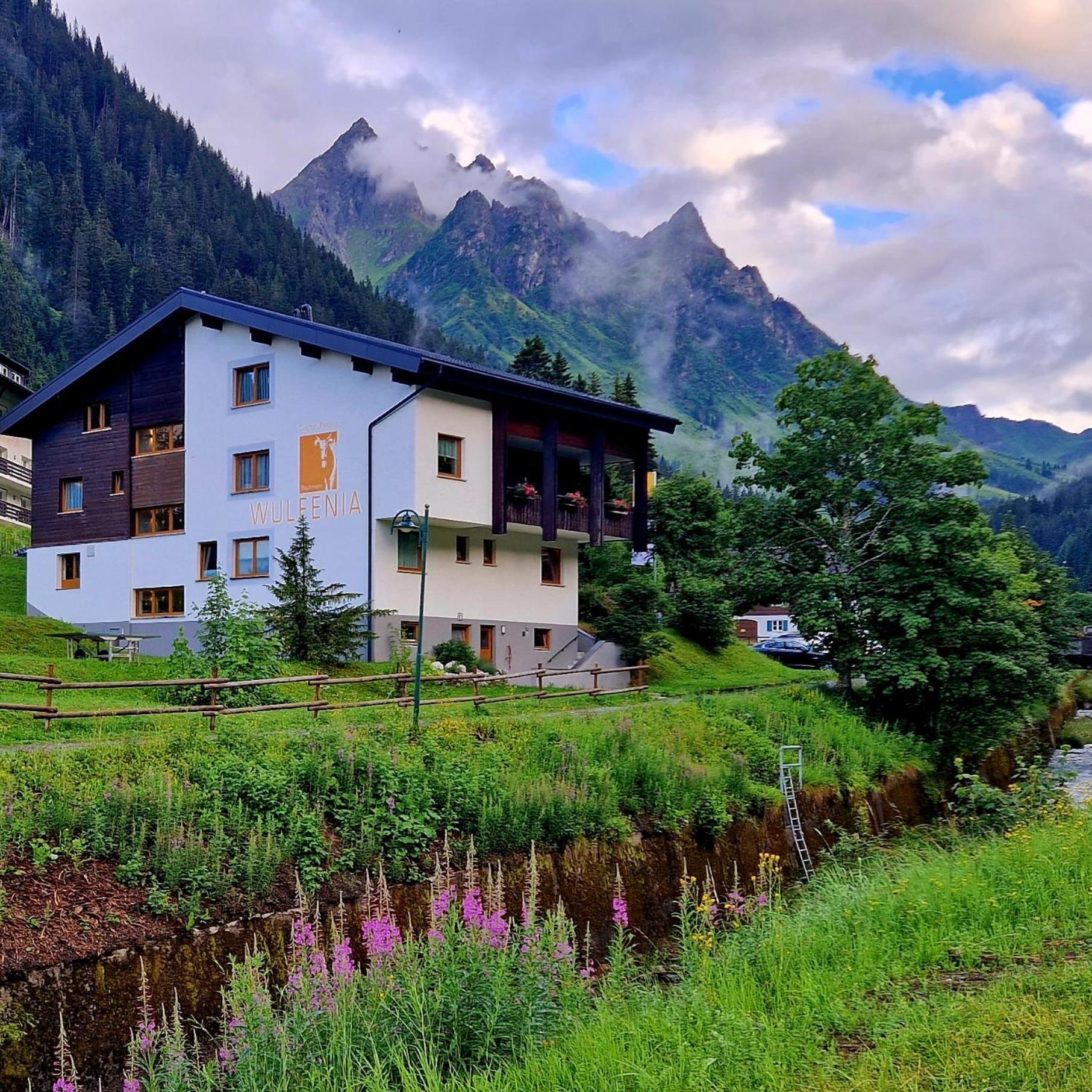 Gasthof-Pension Wulfenia Gargellen Exterior photo